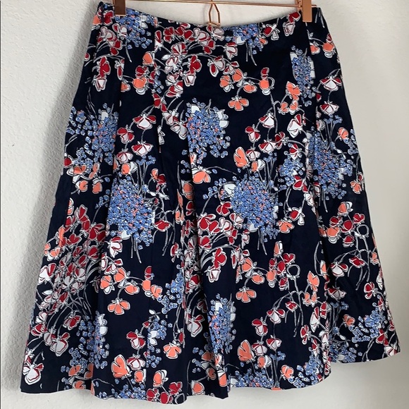 Talbots pleated skirt dark blue with floral print - Picture 3 of 4
